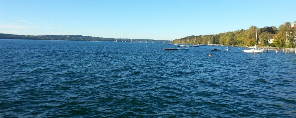 Blick auf den See vom Dampfersteg Ammerland aus